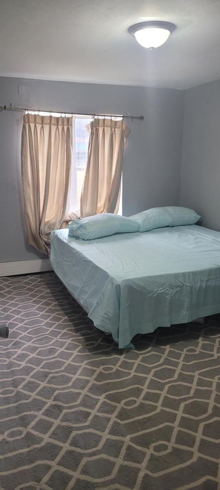 Room In A Beach House With King Size Bed In A Landlord Hosted Three Bedroom Apartment New York Eksteriør billede