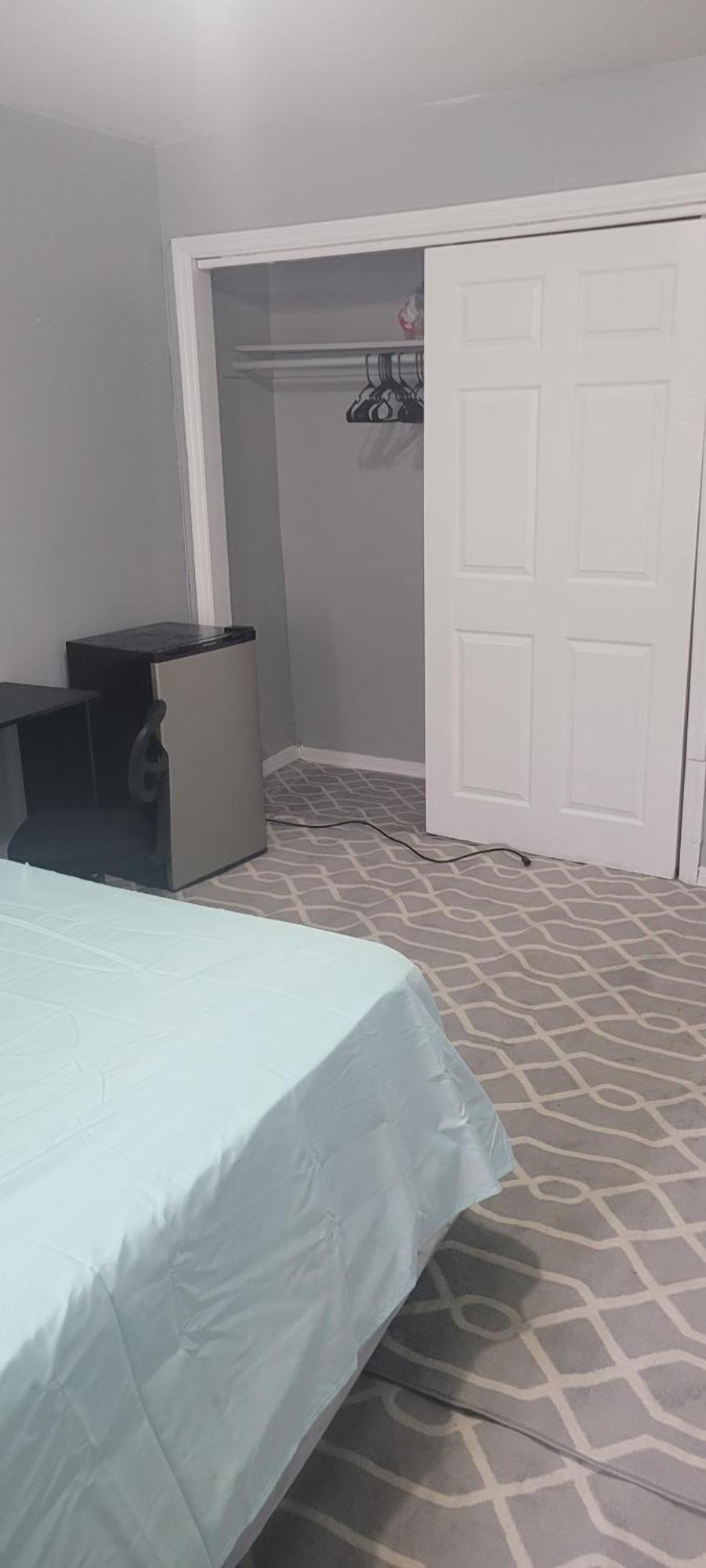 Room In A Beach House With King Size Bed In A Landlord Hosted Three Bedroom Apartment New York Eksteriør billede